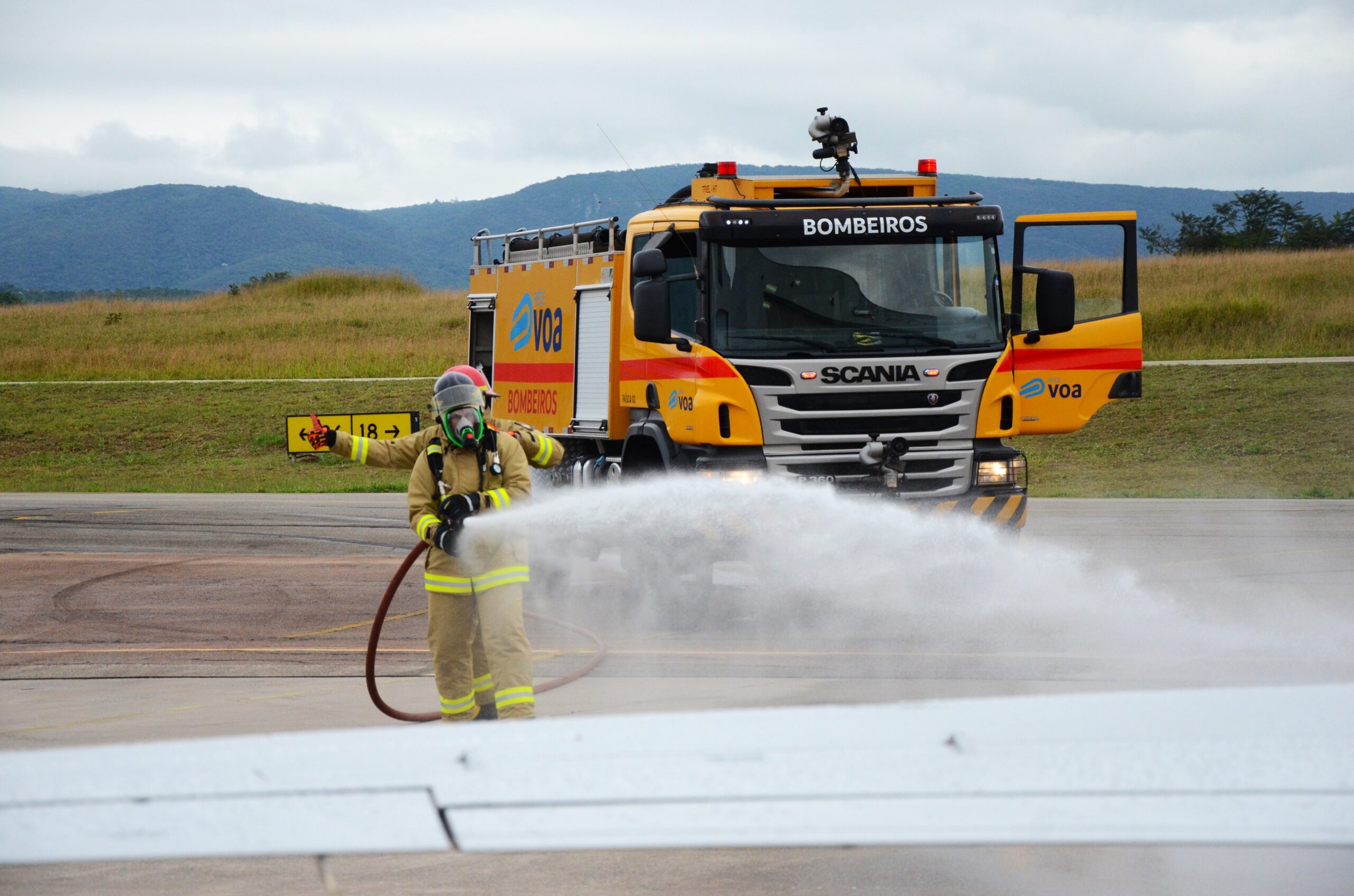 Rede VOA e SOLOJET Aviação realizam treinamento para Plano de Evacuação